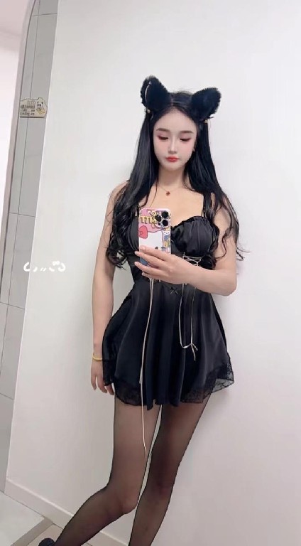 天河娇小白嫩妹