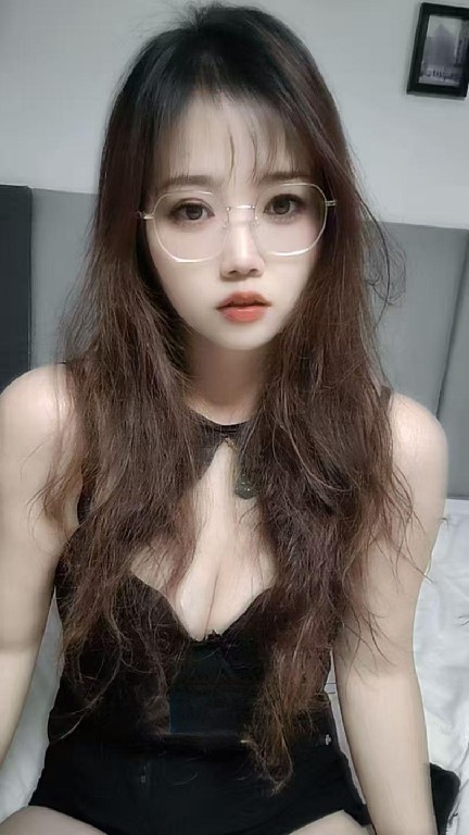 细腰翘臀极品骚逼