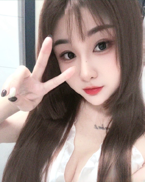 肉感巨臀小骚货