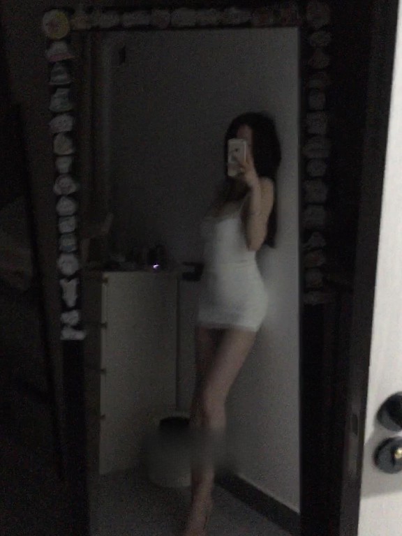 美女前凹后翘比例完美