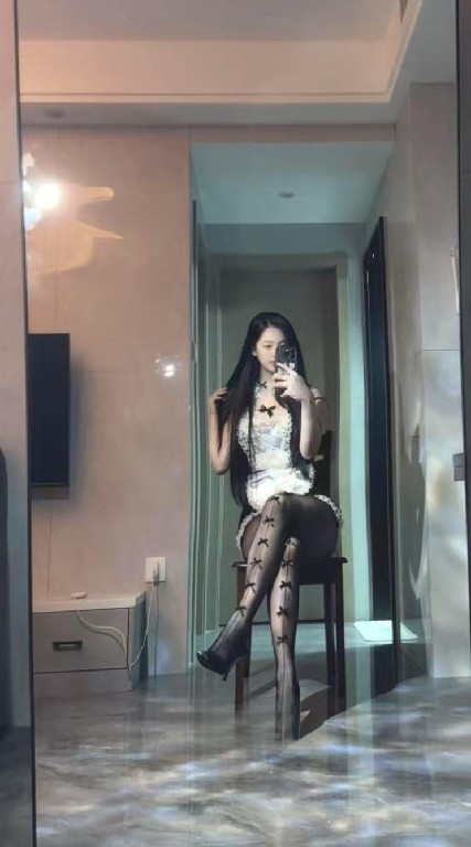 闵行极品大胸美女