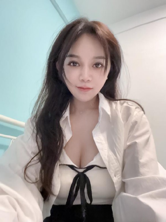 南山荔林地铁站妮妮