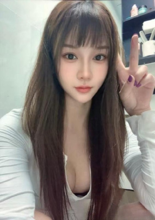 大胸美女炮架子