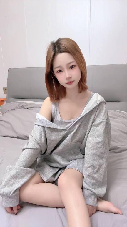 龙华纯天然白皙嫩女