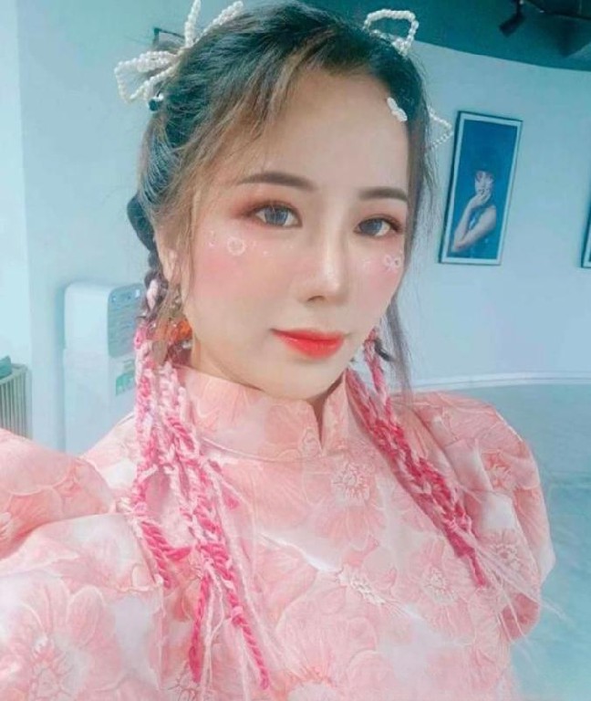 肥臀巨乳安妮骚逼