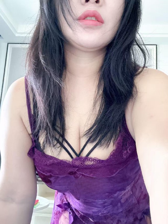 丰满美貌骚妇多姿身材