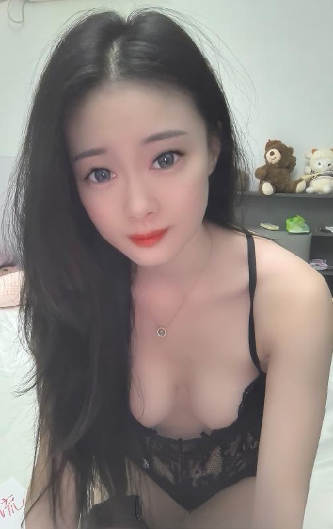 迷人性感肤白沫沫