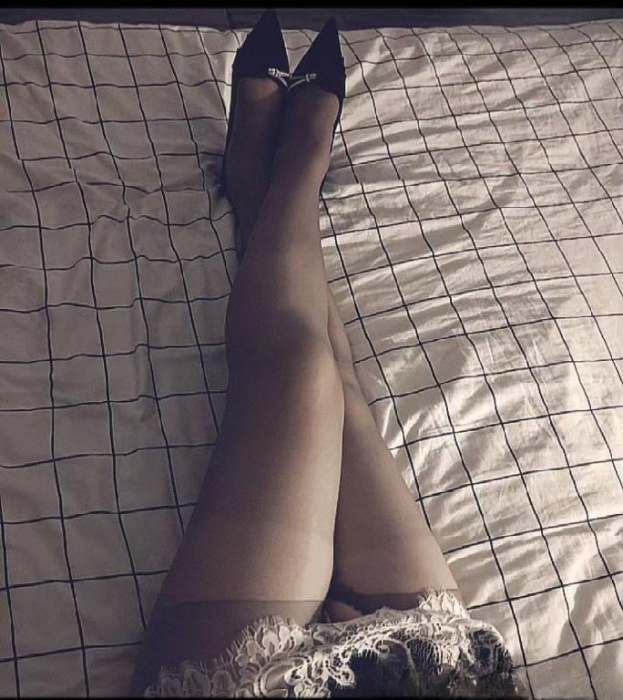 新街口肥臀黑丝熟女