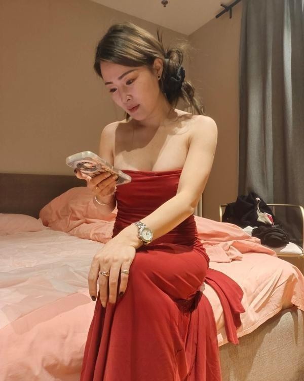 身材苗条温柔姐姐