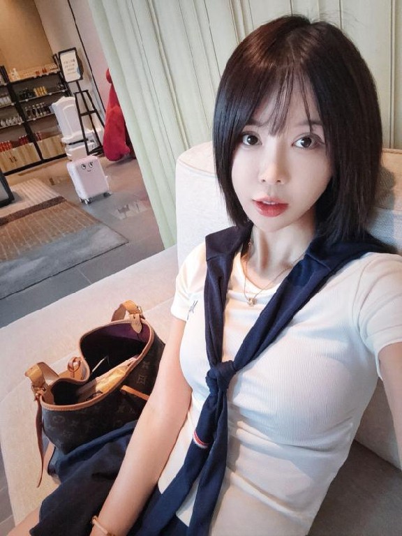 福田反差感大胸萝莉