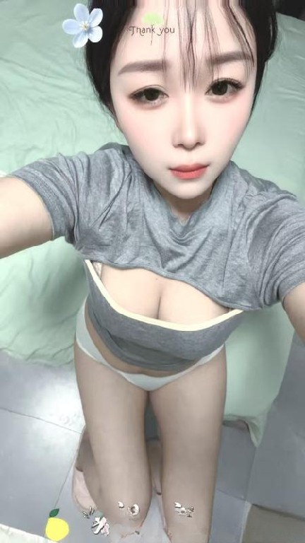 白嫩多汁骚少妇