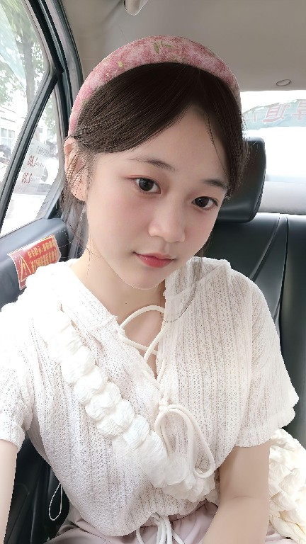 一线天的小妹妹