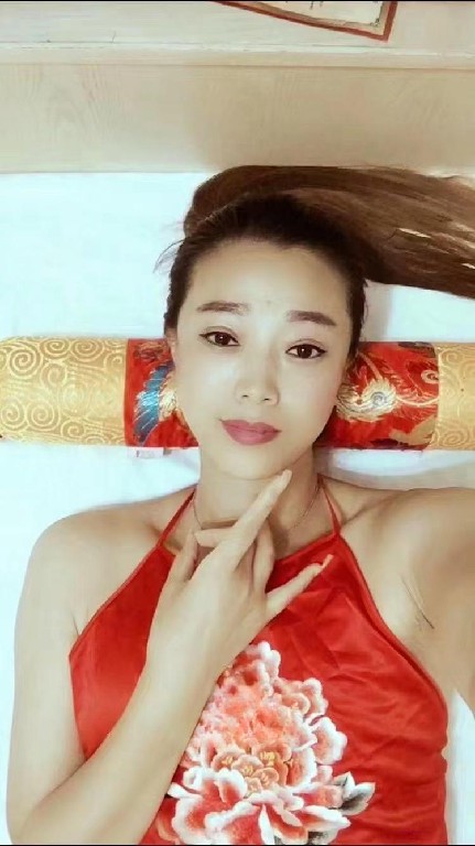 服务系长腿少妇