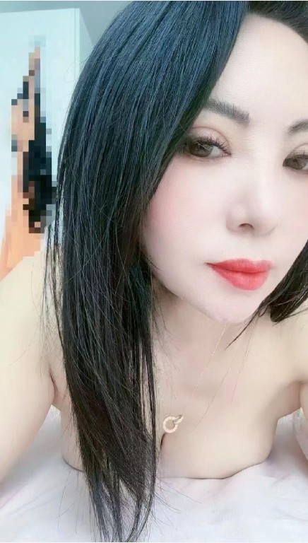 服务系骚臀大奶熟女