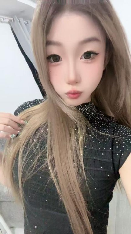 高颜值长腿气质嫩妹