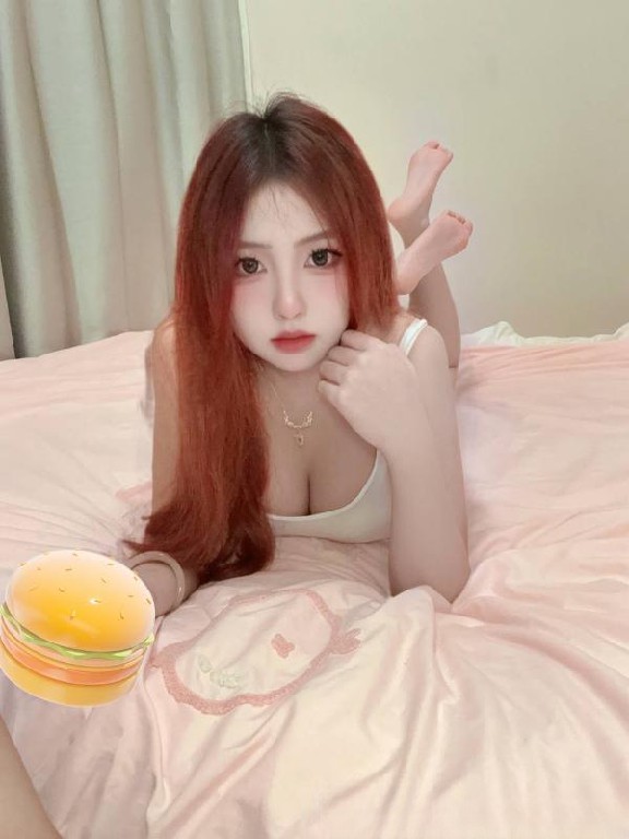 龙华区制服曼曼