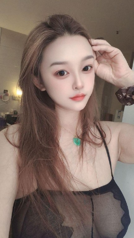 龙华性感E奶丹妮