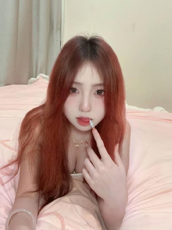 龙华区制服曼曼