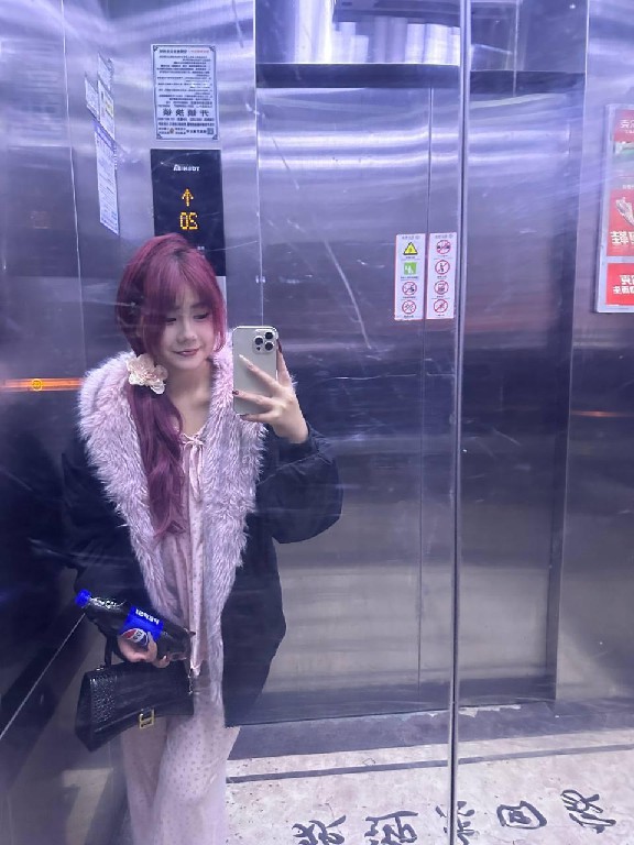 包河紧致粉嫩大奶妹