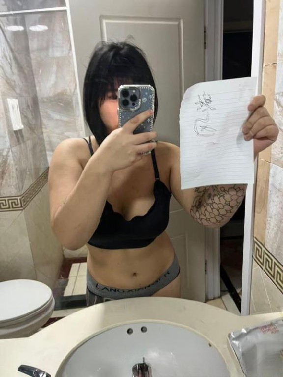 体验微胖精神小妹