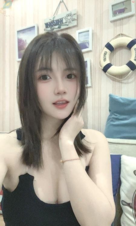 白云刚下海年轻