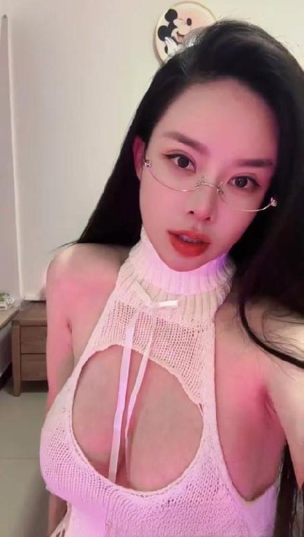 二刷性感模特卡丽