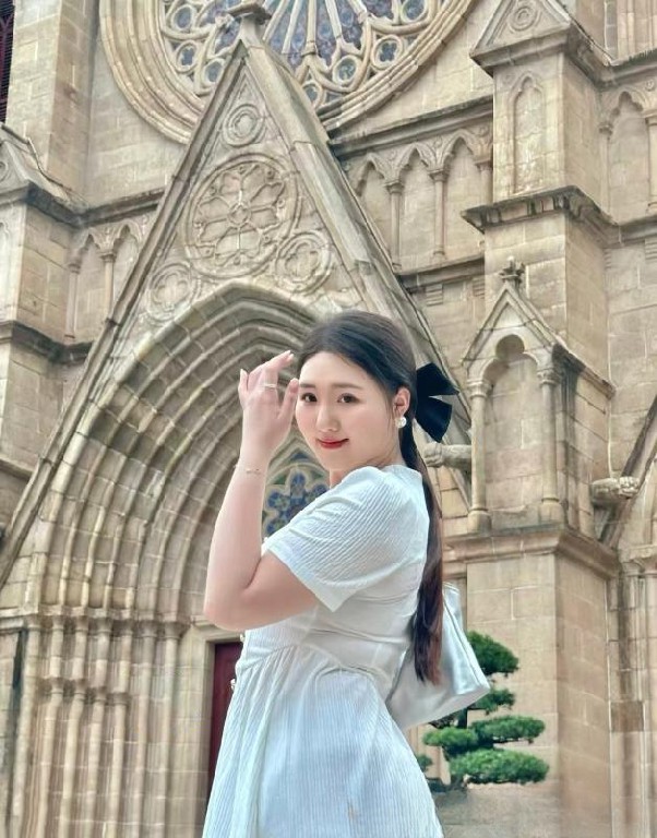 白皙有肉感的萍萍