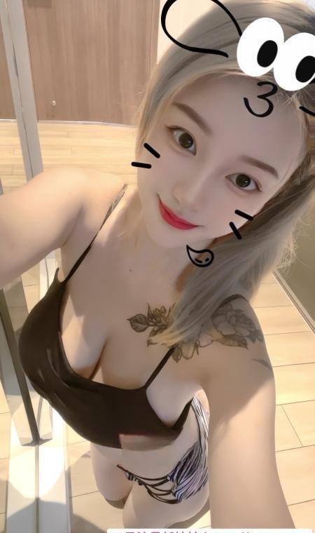 性感白嫩气质御姐