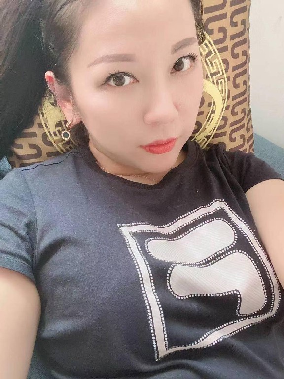 蜜桃臀莞式多多