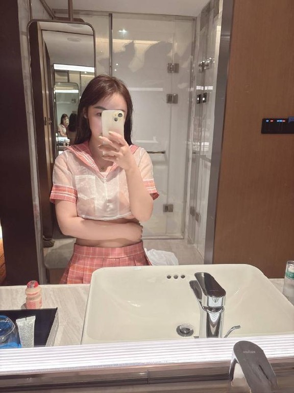 颜值漂亮大胸茶茶