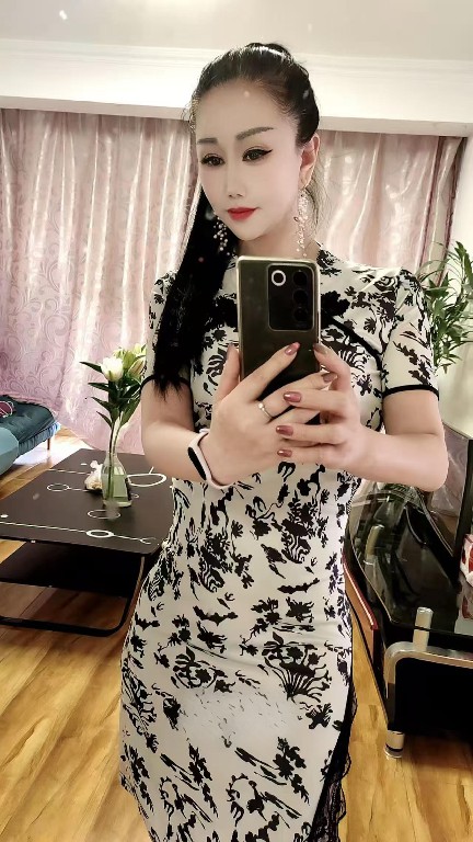 天花板一字马骚情人