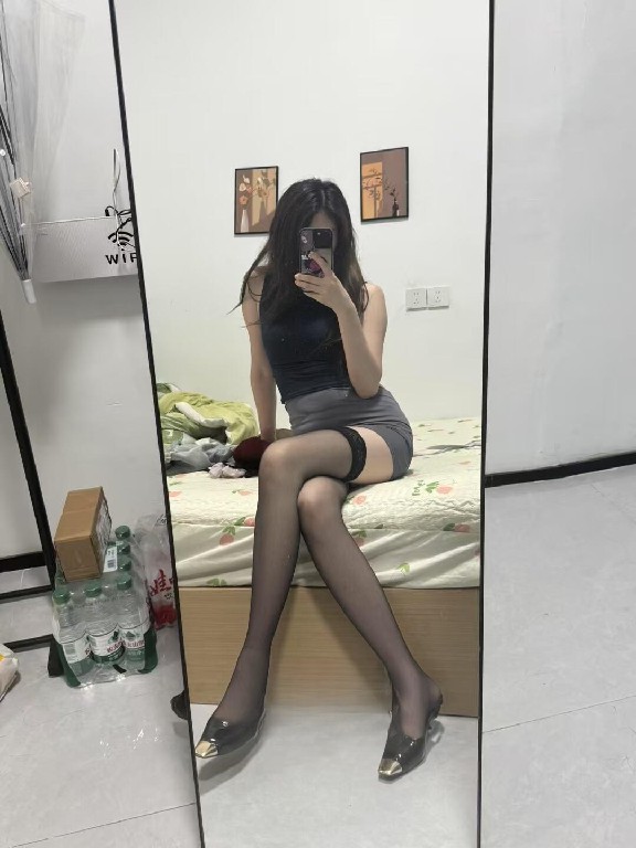 南京黑丝精致颜值小骚货