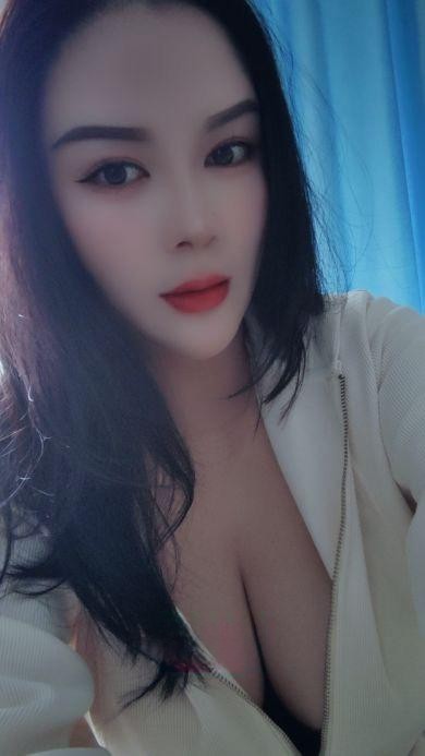 天然大胸服务控少妇