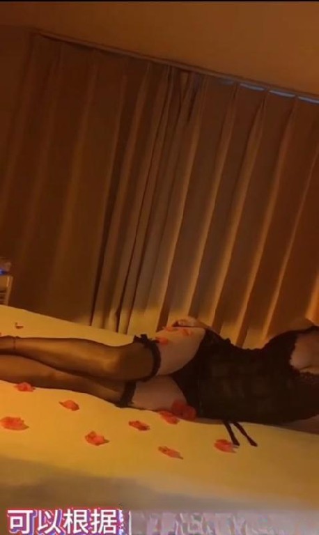 上海校园中项小姐妹