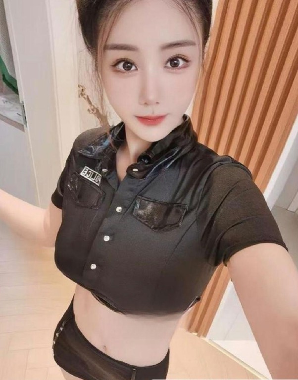 纯天然D胸颜值绾绾老师