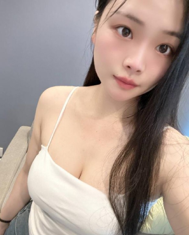 极品兼职粉嫩大奶