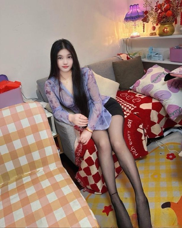 徐汇天然大E杯小美