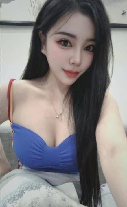 风韵迷人邻家骚妇