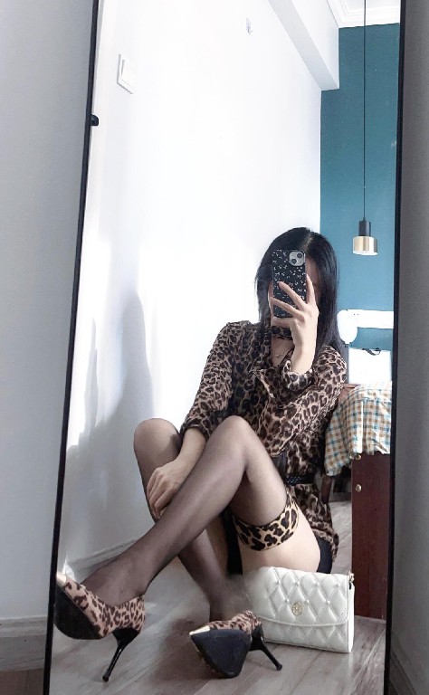 丝袜妹妹穴紧紧全程配合