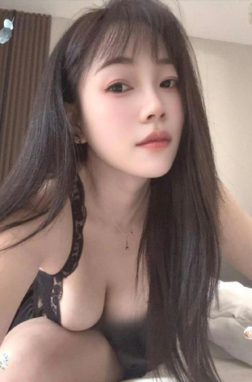 大胸女友感梦梦莞式服务