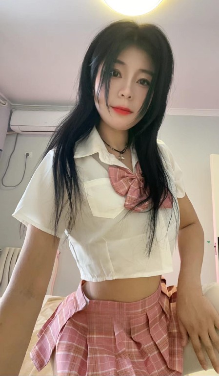 小骚逼够粉够嫩水很多