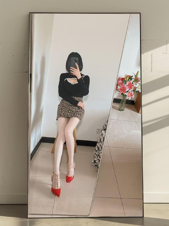 丝袜美腿风骚mm