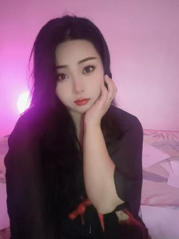 主打服务的芊芊