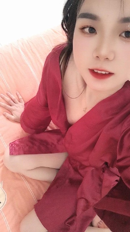 宁波小姐姐性格好头发及腰