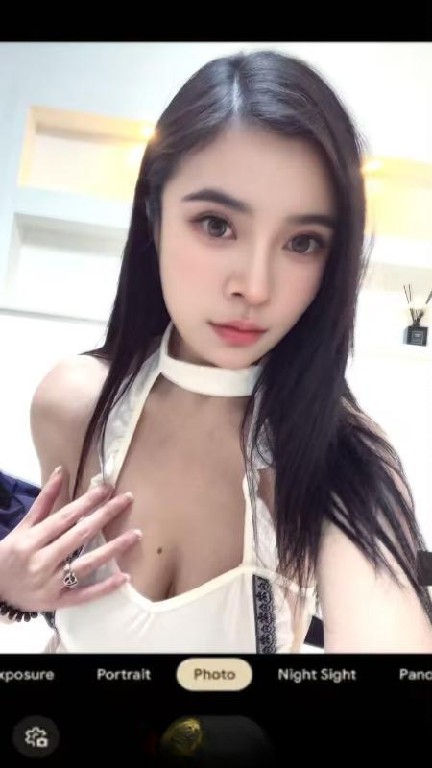 大波翘臀小姐姐