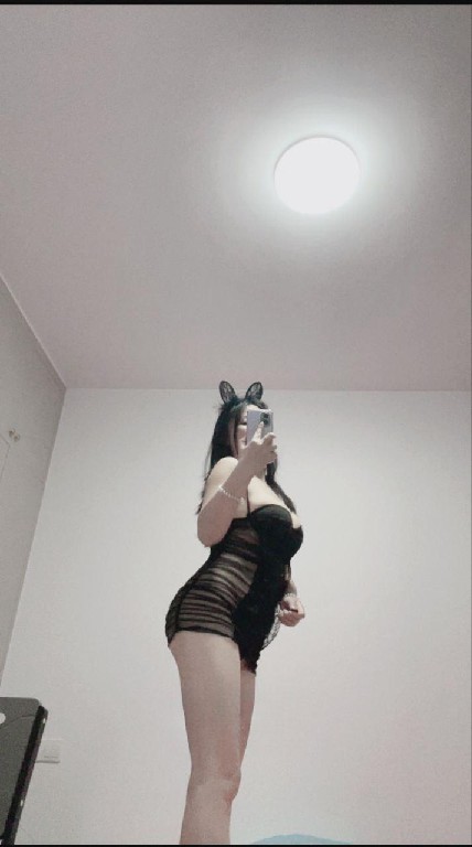 黑丝翘臀暖昕可舌