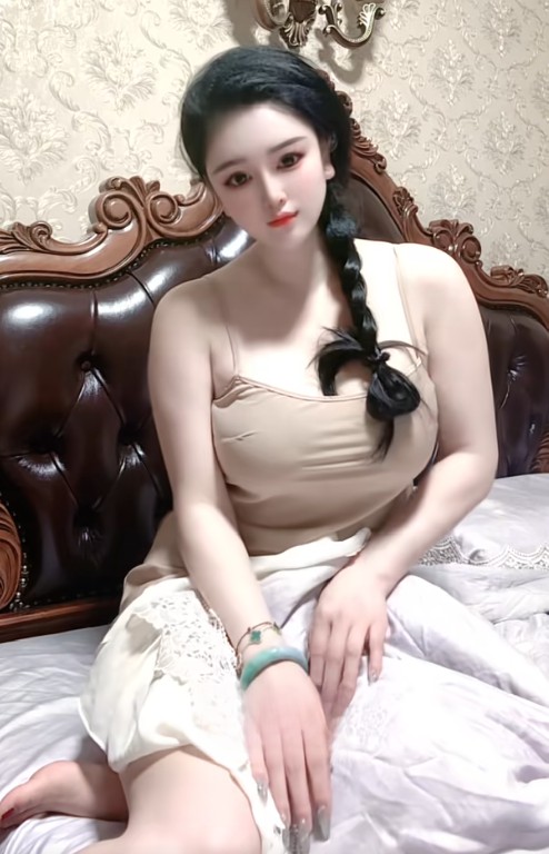 身材火辣性感女孩