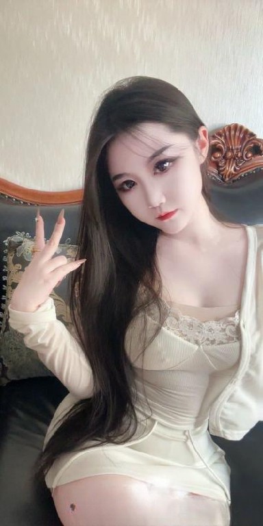 cbd黑丝翘臀女孩