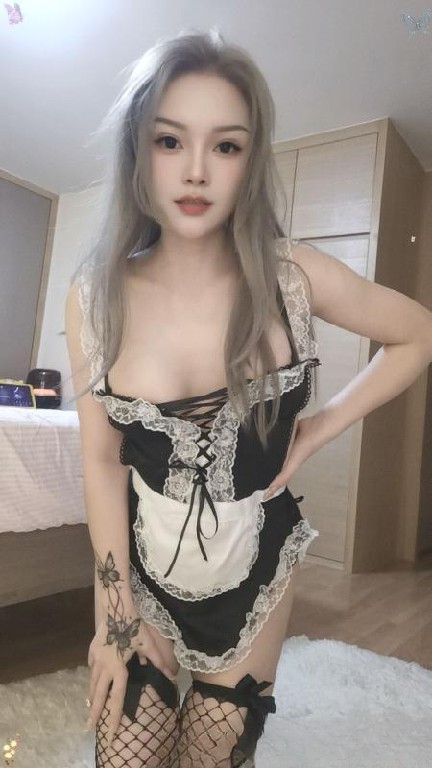 舌吻服务型御姐晓晓