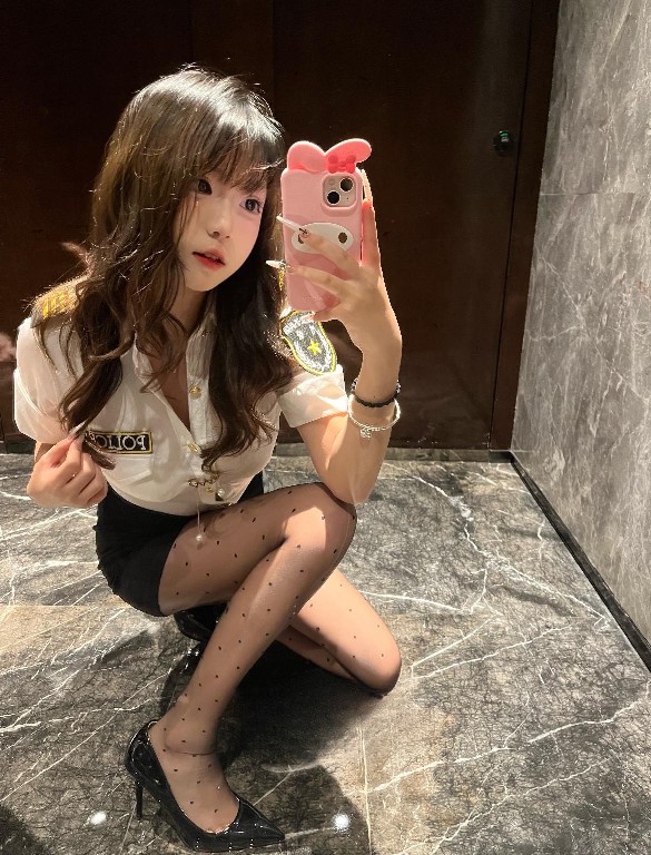 苗条身材小骚货